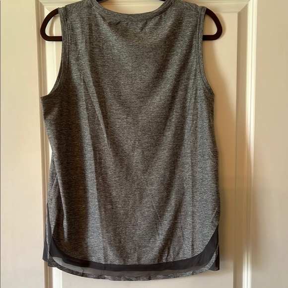 Athleta Cadence Tank Top In Gray Heather Mesh Rounded Hem Gym Running​ - Picture 5 of 5